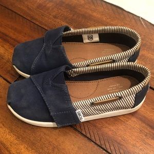 Toddler’s Toms Canvas Shoes